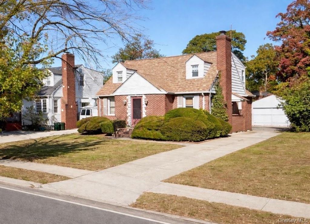 Photo of 197 Foxhurst Road, Oceanside, NY 11572 (MLS # 961553)