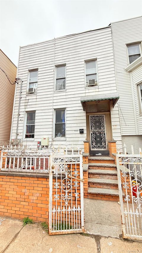 Photo of 5117 34th Street, Long Island City, NY 11101 (MLS # 982447)