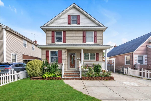 7643 265TH ST, NEW HYDE PARK, NY 11040 - Image 6fb36e5efafe9eac6f32b3ecc484acdc/1326697072
