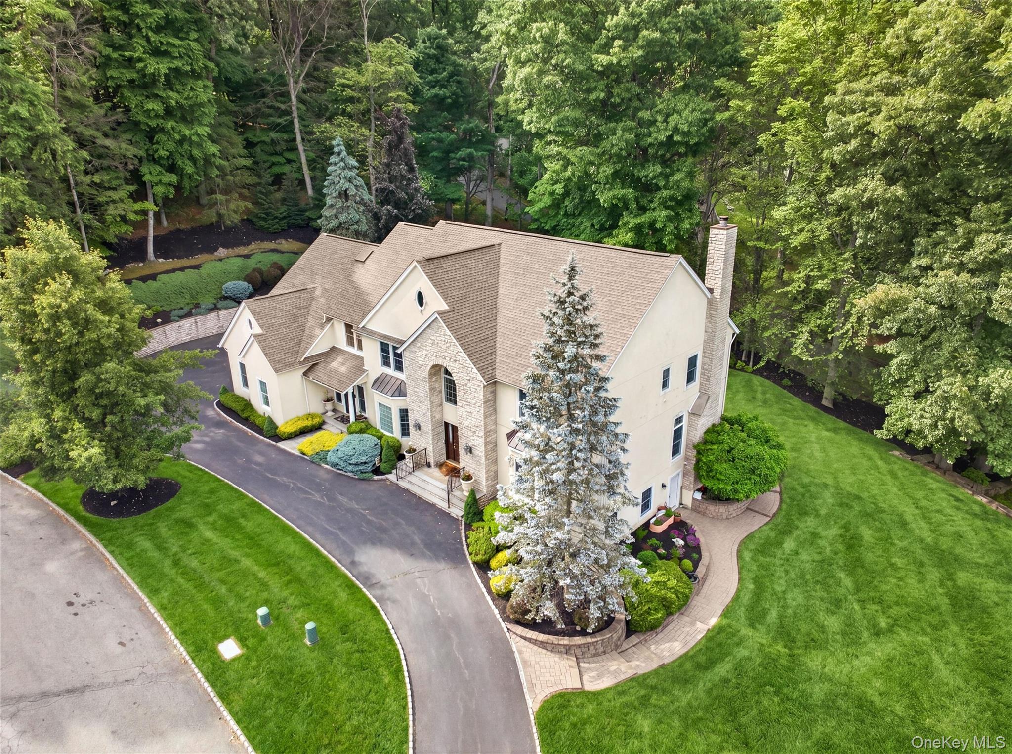 2 Running Brook Lane