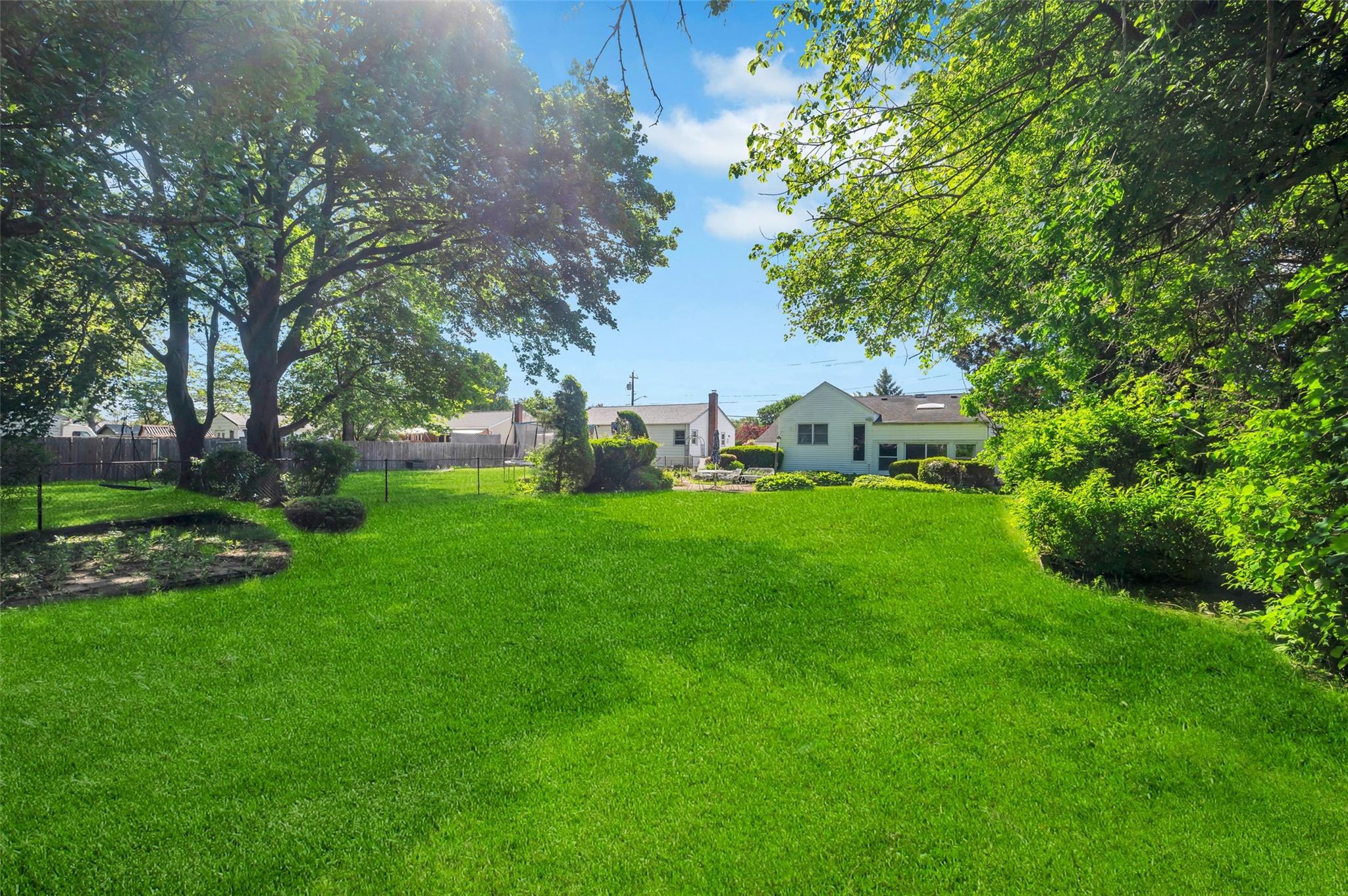 383 Old Country Road, Deer Park, New York image 20