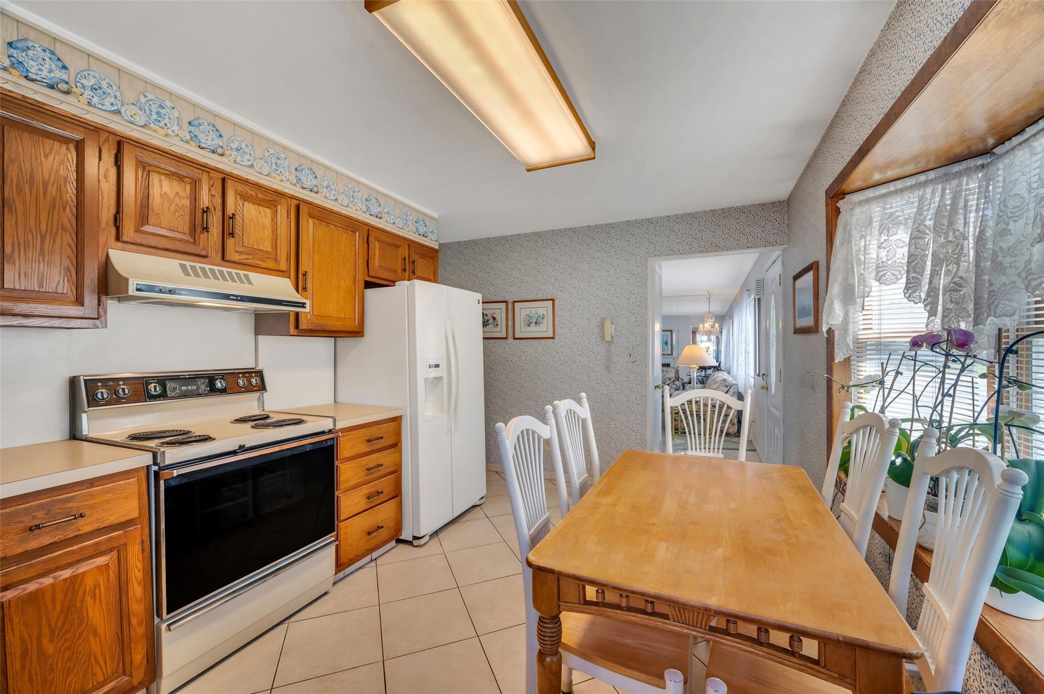 383 Old Country Road, Deer Park, New York image 10