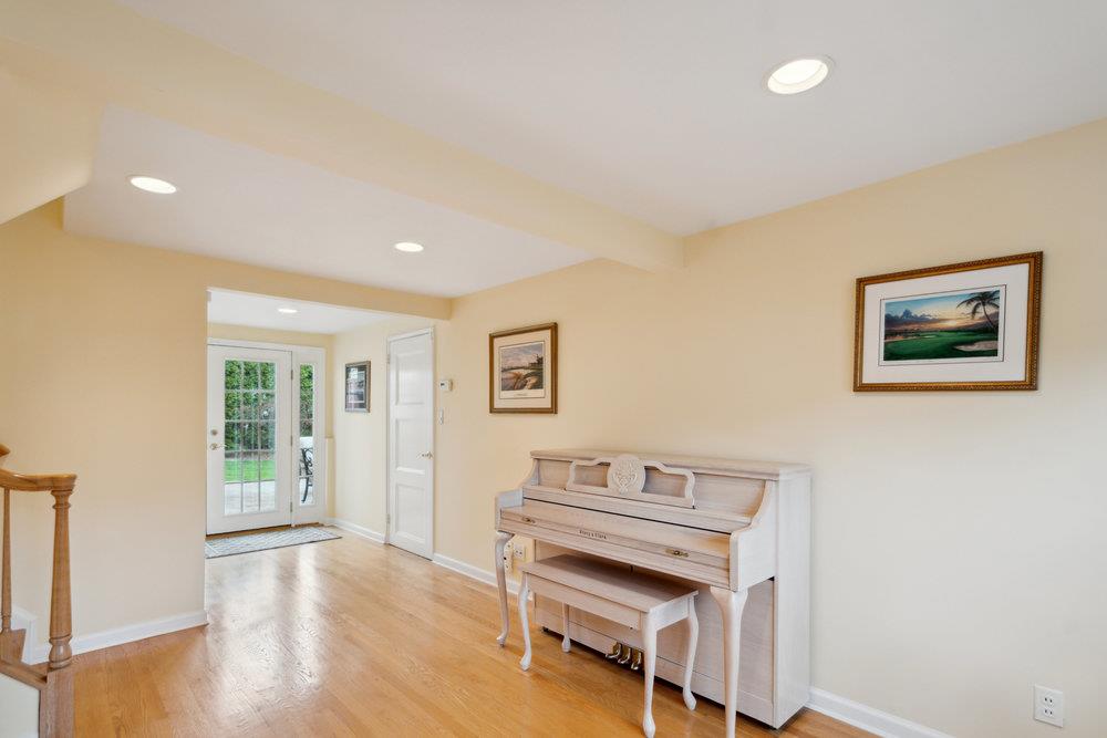 7 Holly Drive, Syosset, New York image 29