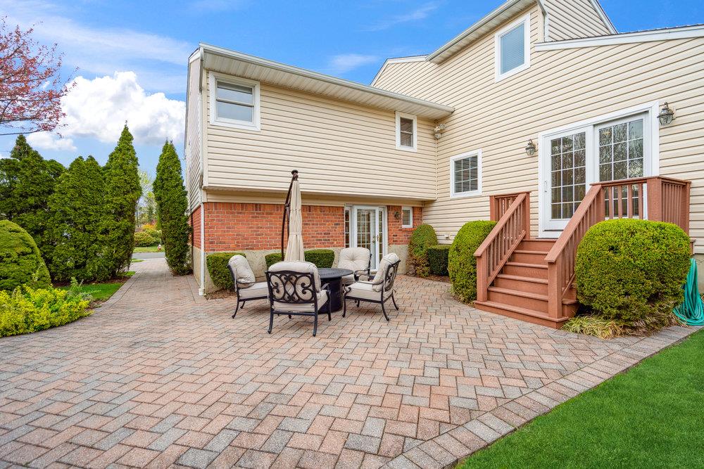 7 Holly Drive, Syosset, New York image 30