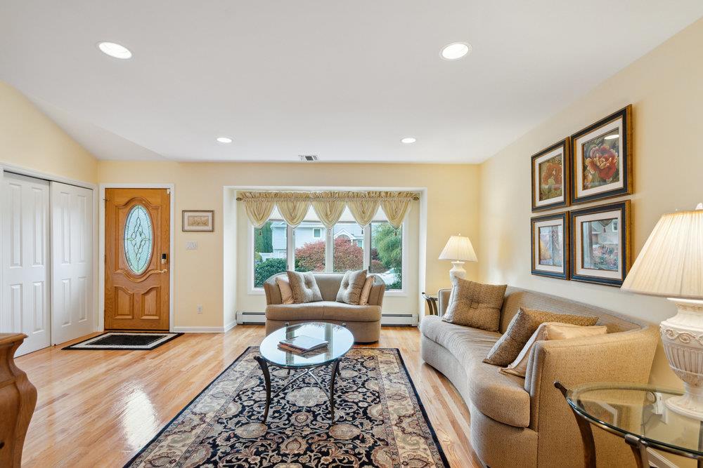 7 Holly Drive, Syosset, New York image 4