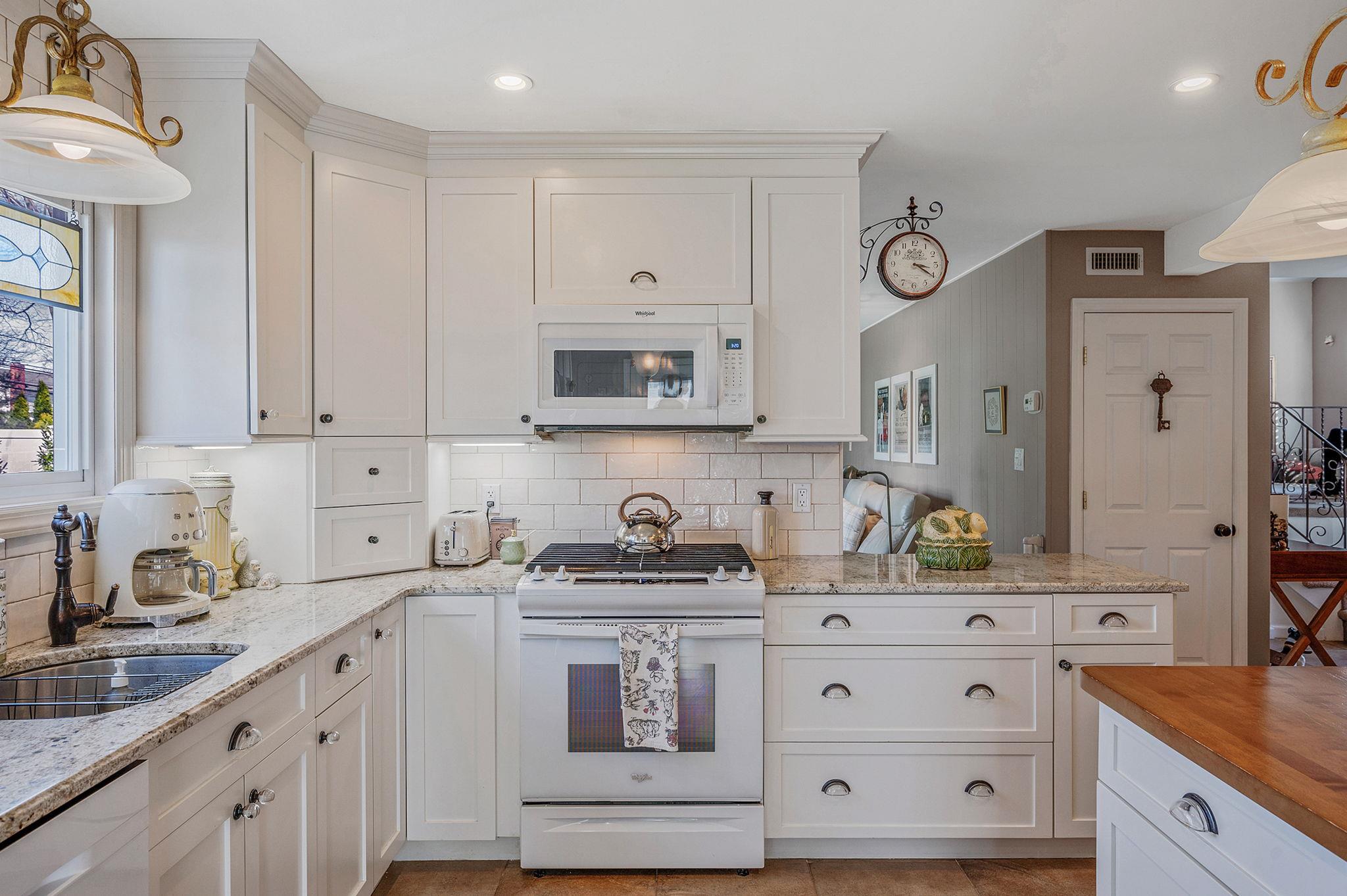 92 Morewood Drive, Smithtown, New York image 10