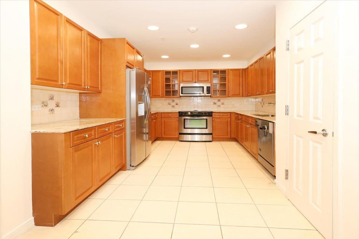 100 Harbor View Drive #335, Port Washington, New York image 3