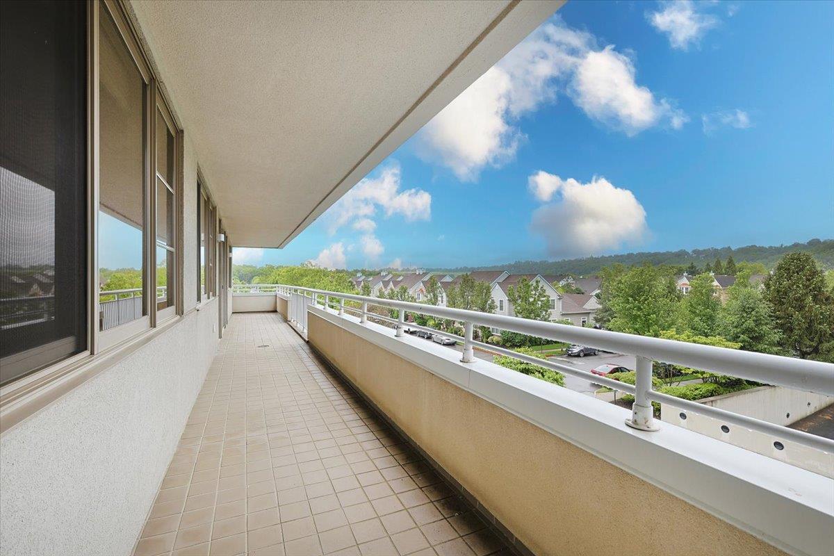 100 Harbor View Drive #335, Port Washington, New York image 14