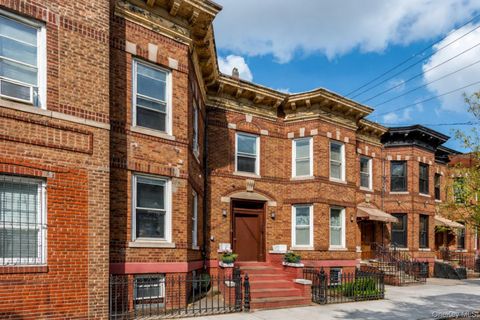 7520 64th Place Glendale NY 11385