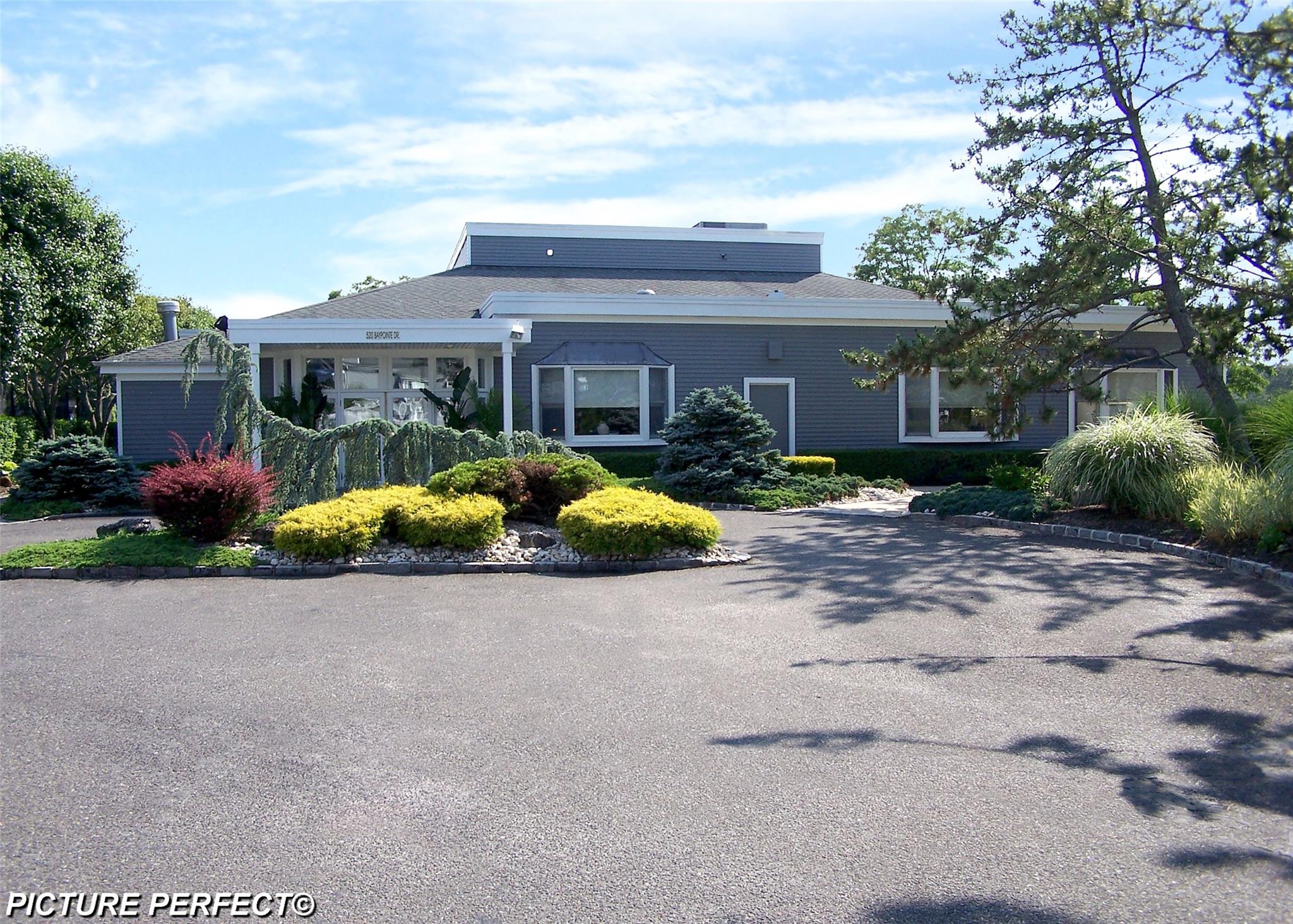 497 Oak Bluff Court, Moriches, New York image 25