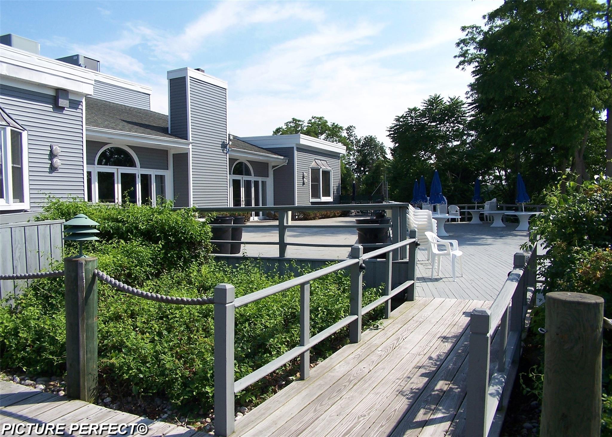 497 Oak Bluff Court, Moriches, New York image 24