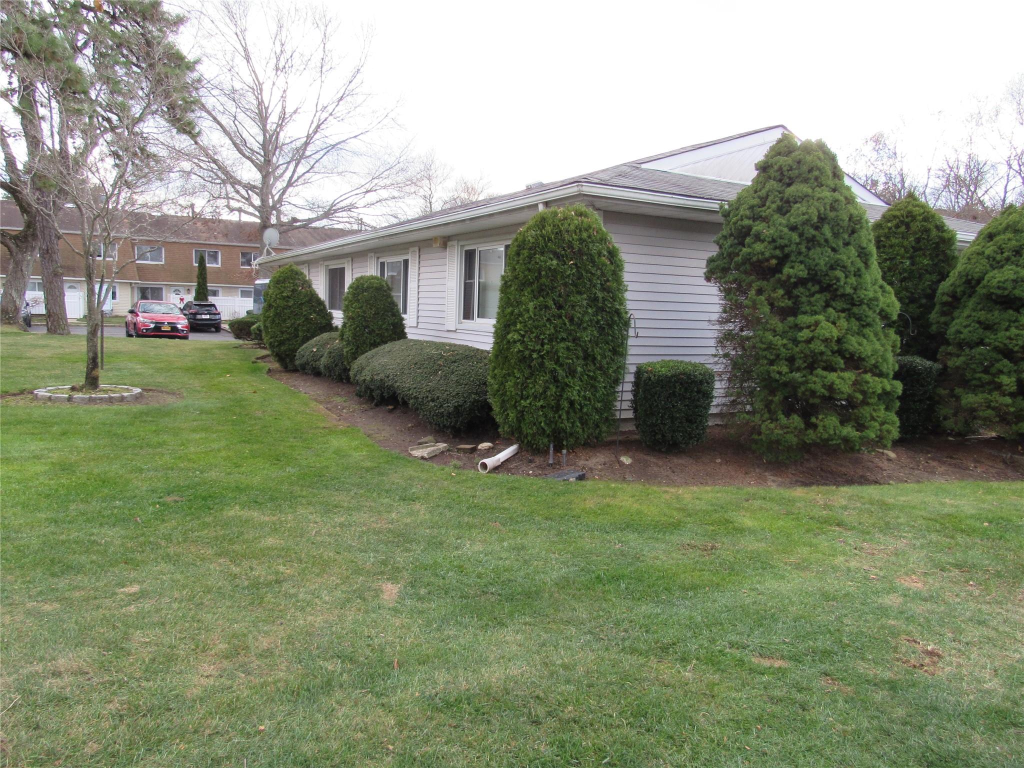 73 Storm Drive #73, Holtsville, New York image 4