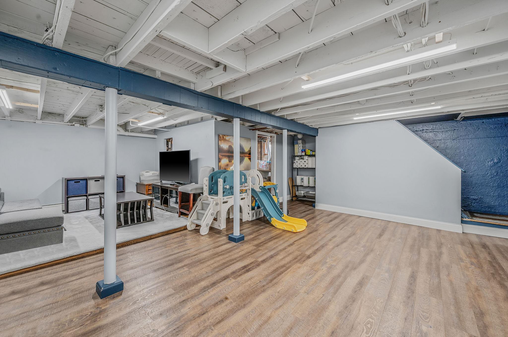 122 Broadway, Greenlawn, New York image 37