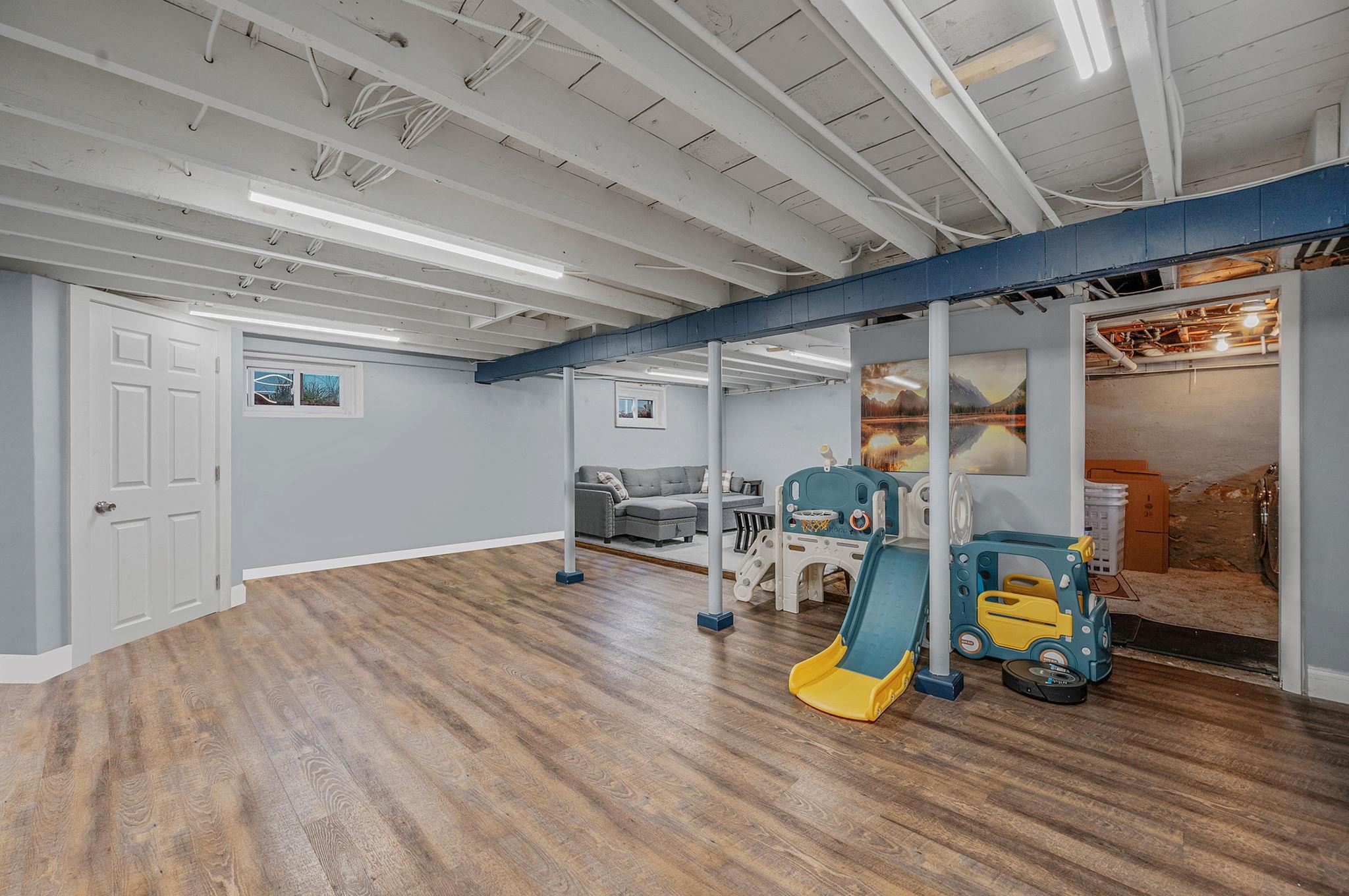 122 Broadway, Greenlawn, New York image 36