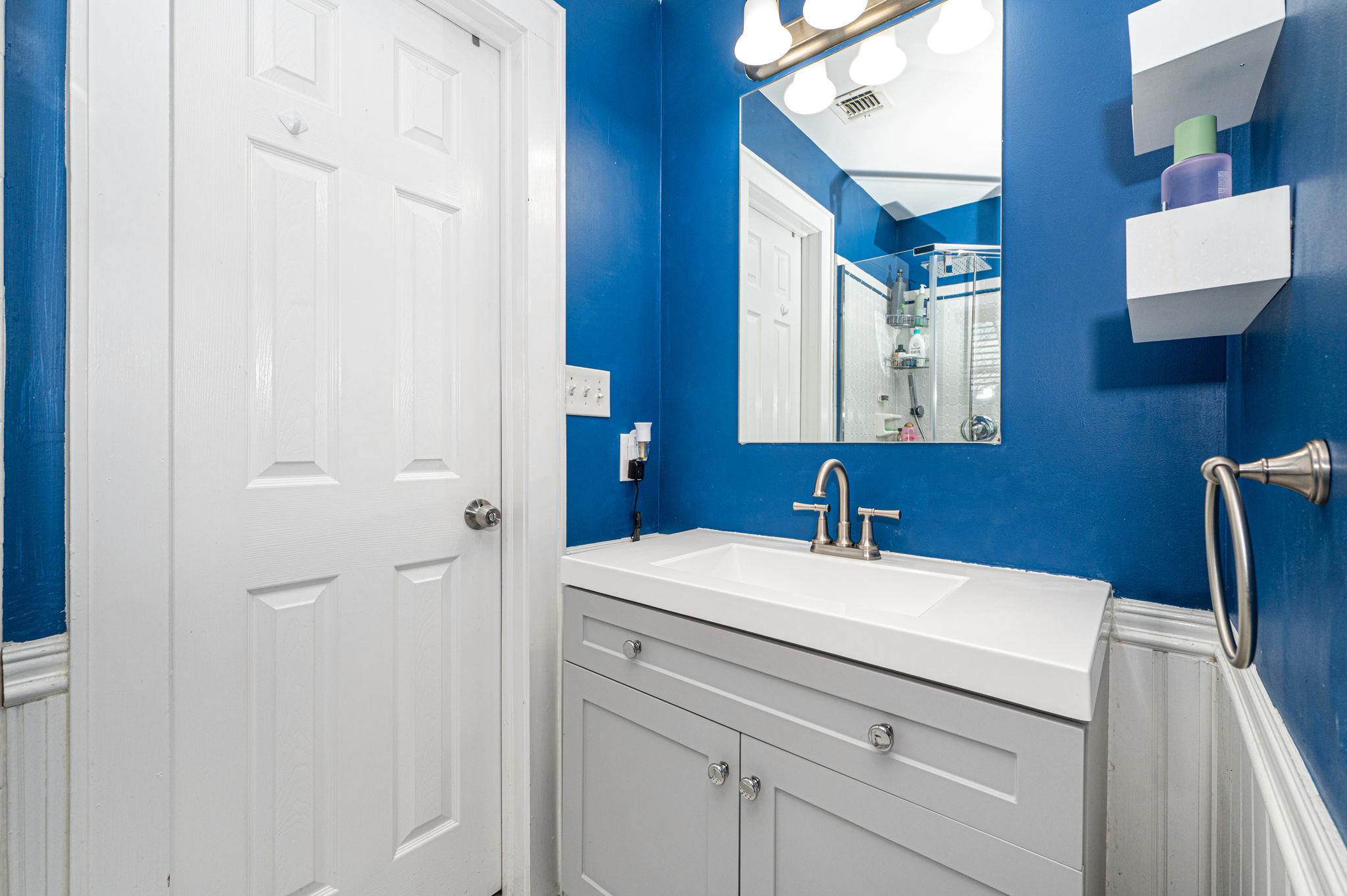 122 Broadway, Greenlawn, New York image 32