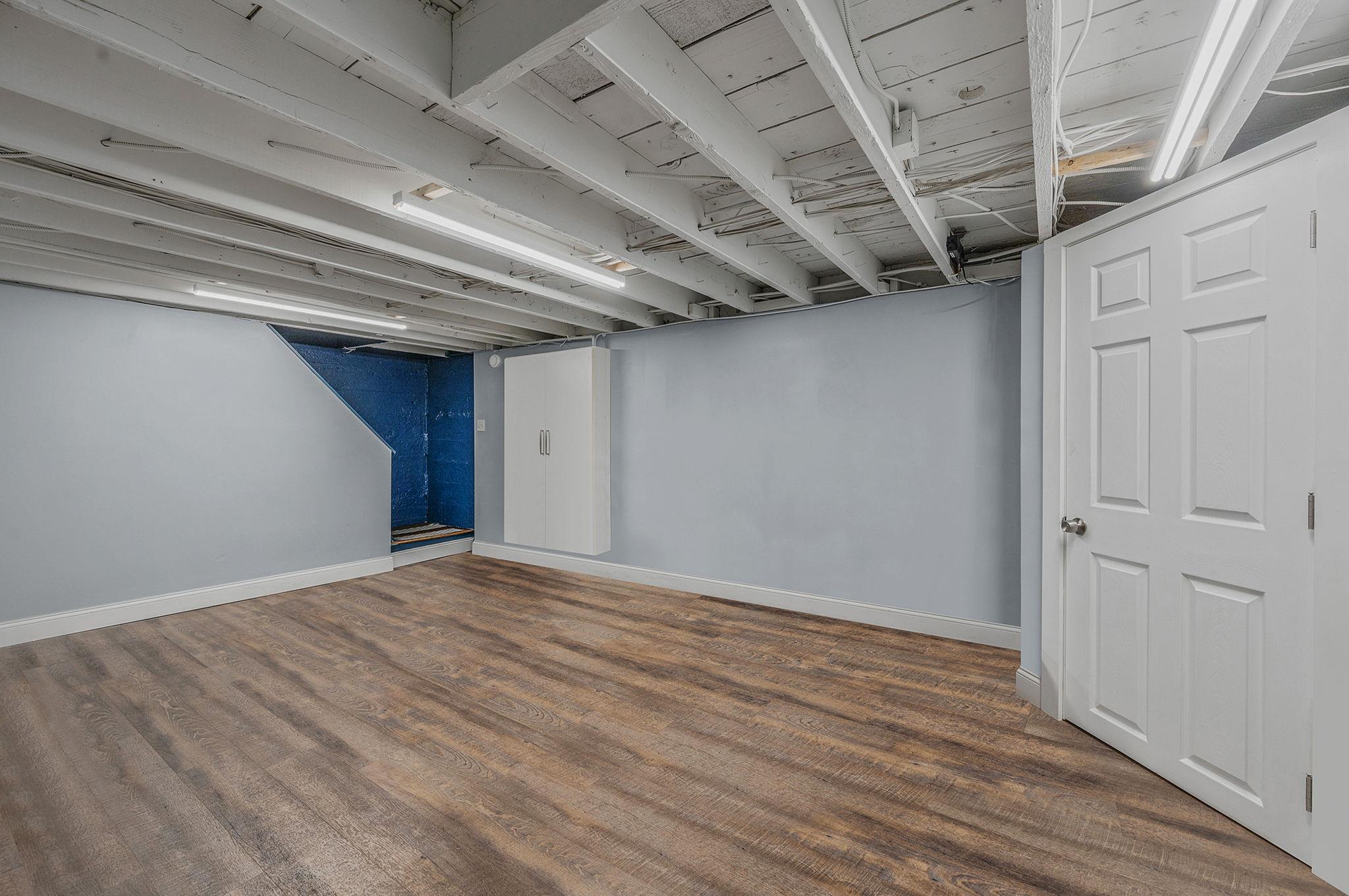 122 Broadway, Greenlawn, New York image 38
