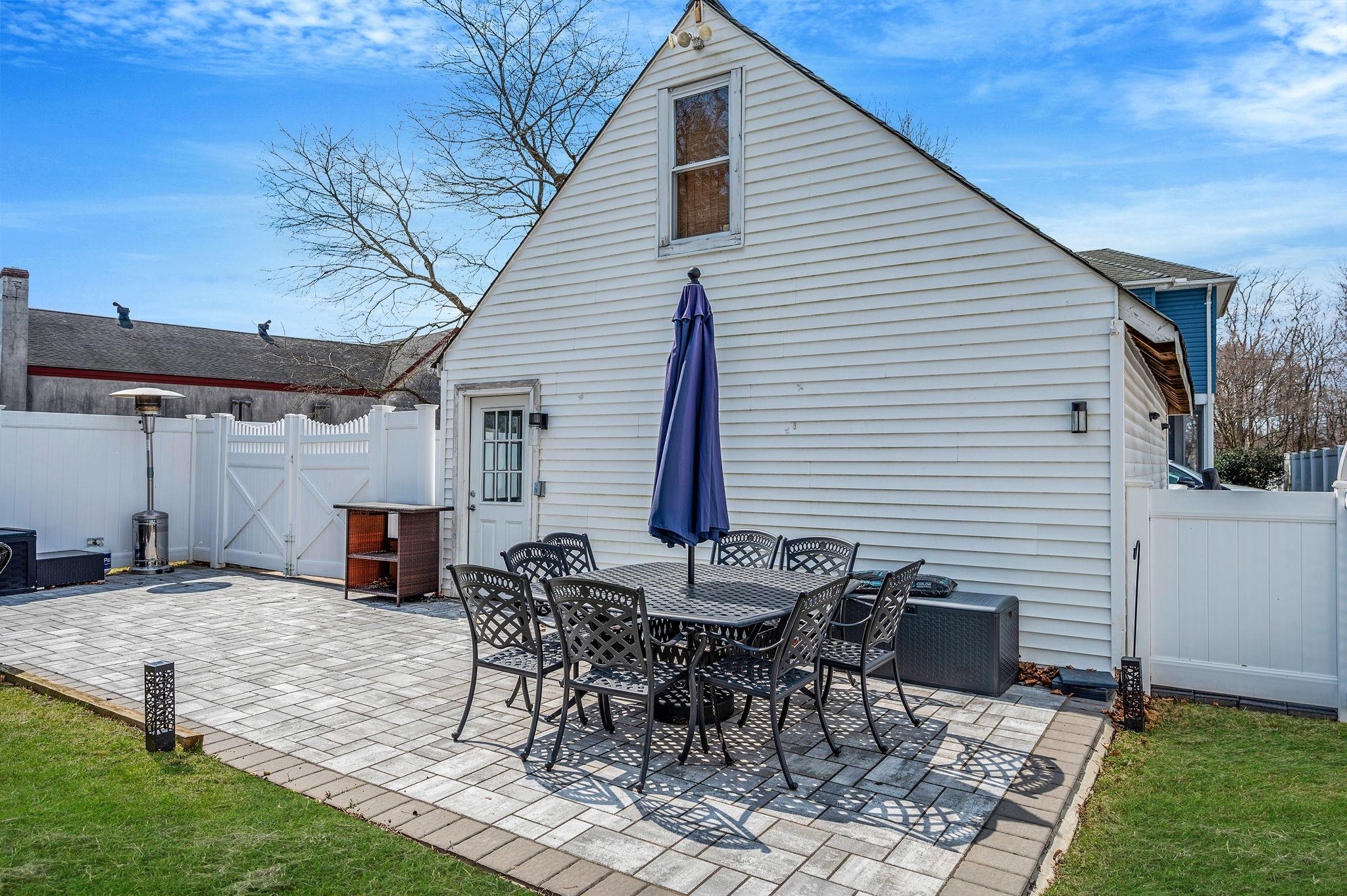 122 Broadway, Greenlawn, New York image 10