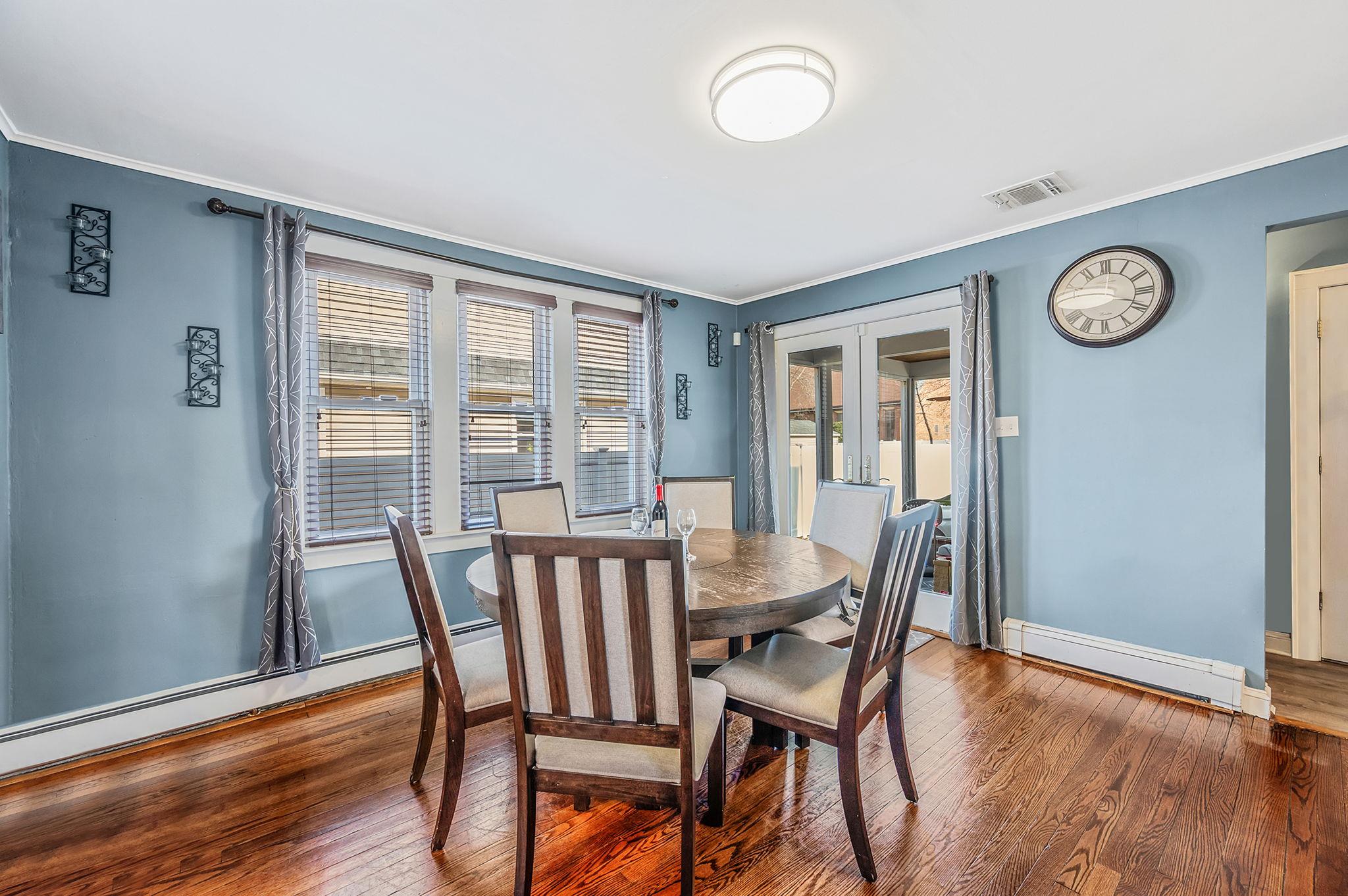 122 Broadway, Greenlawn, New York image 15
