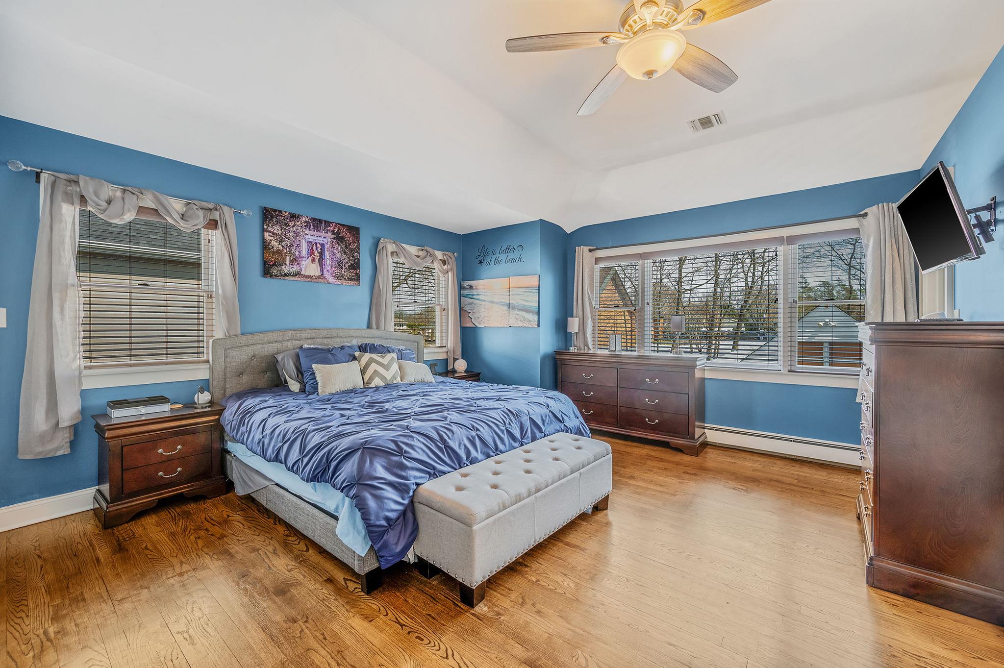 122 Broadway, Greenlawn, New York image 33