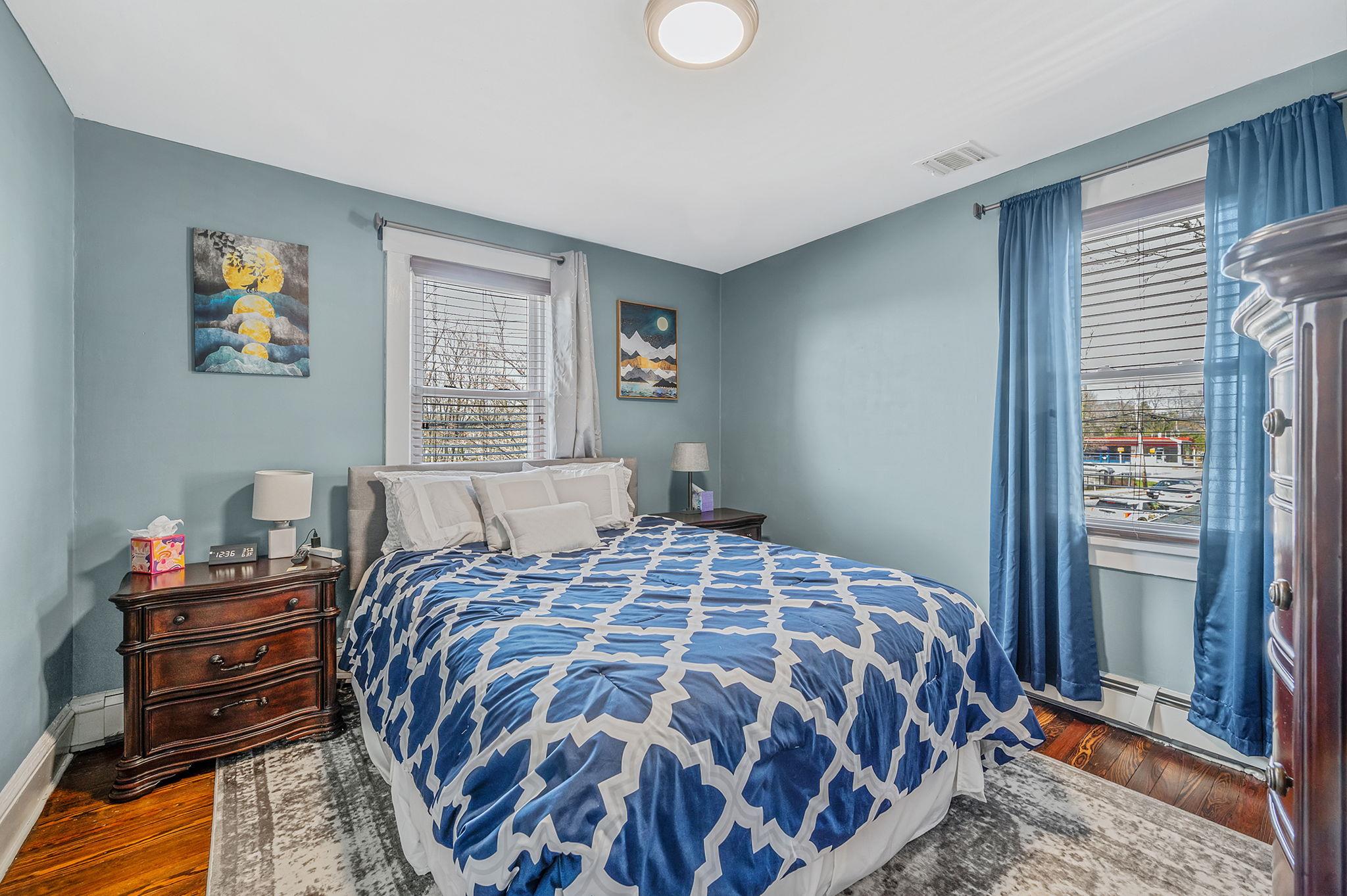 122 Broadway, Greenlawn, New York image 27