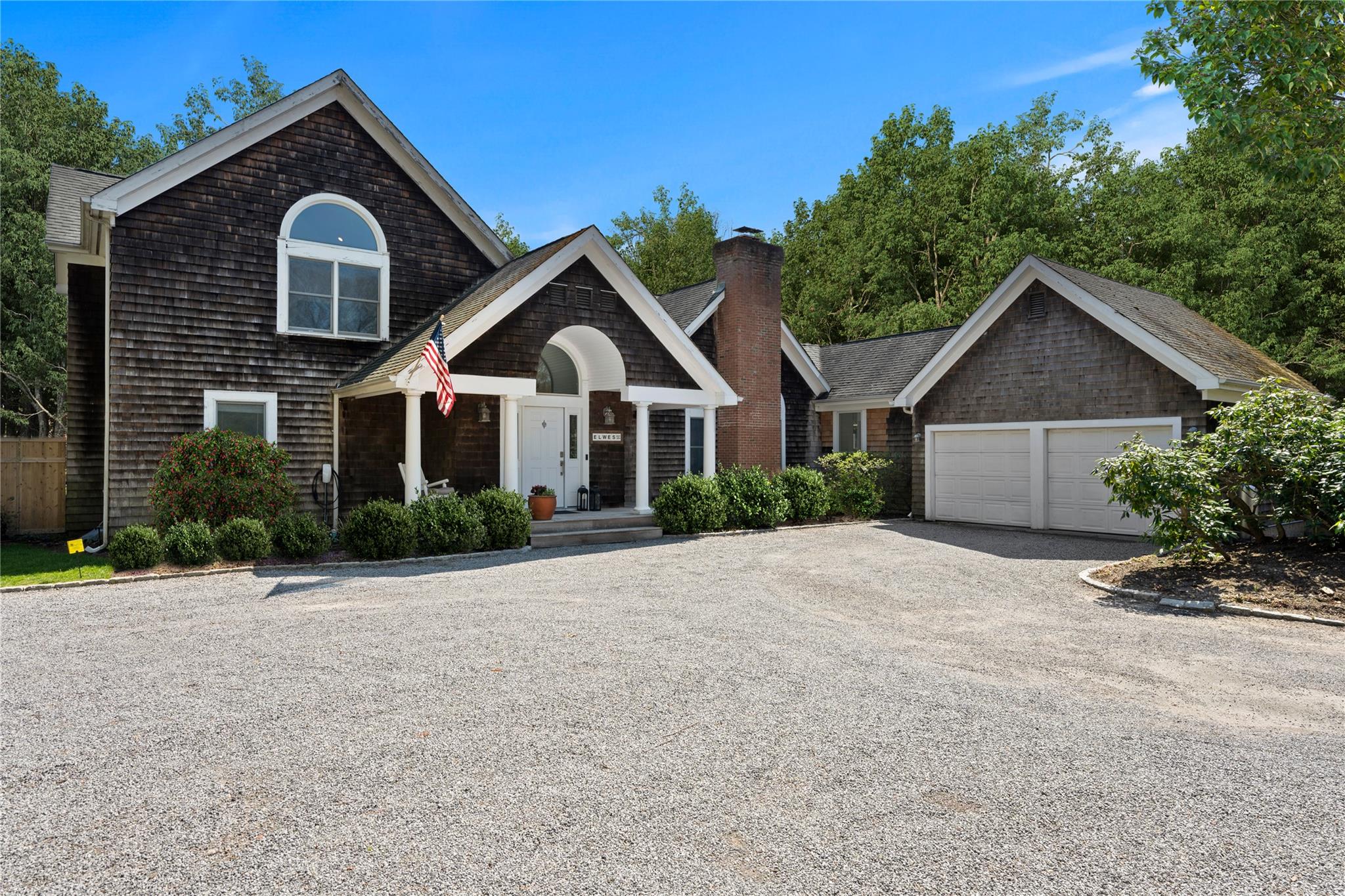 Pheasant Run, Quogue, Hamptons, NY - 6 Bedrooms  
5 Bathrooms - 