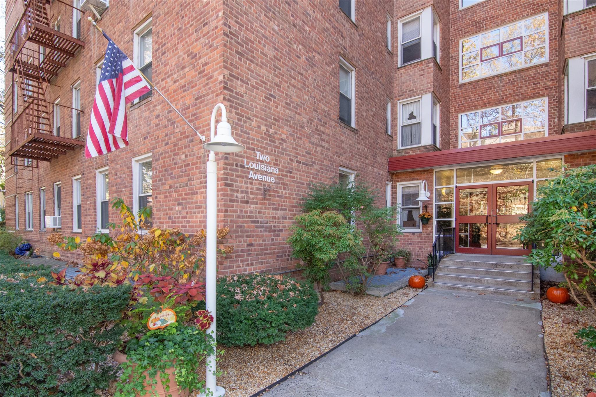 2 Louisiana Avenue #4H, Bronxville, New York image 1