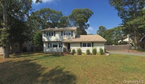 Photo of 43 Vanderbilt Avenue, Saint James, NY 11780 (MLS # 997288)
