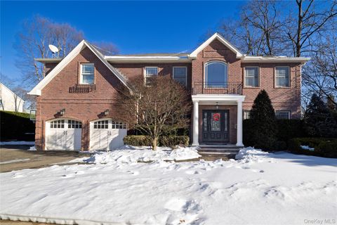 Photo of 755 N Village Avenue, Rockville Centre, NY 11570 (MLS # 965967)