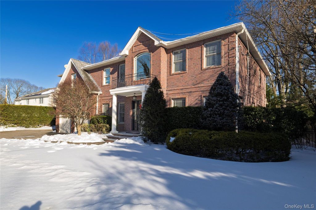 Photo of 755 N Village Avenue, Rockville Centre, NY 11570 (MLS # 965967)