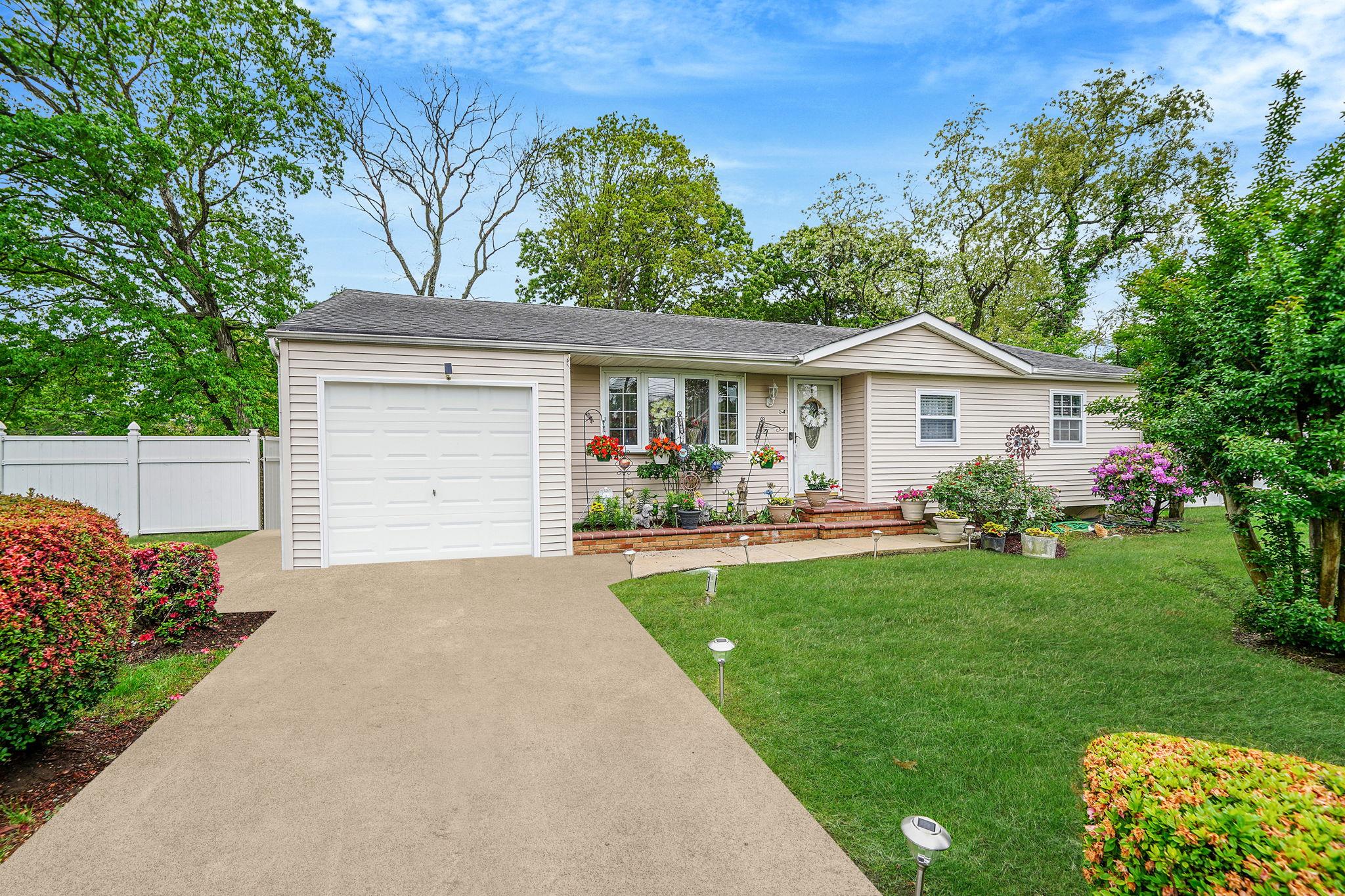 54 Williams Avenue, Amityville, New York image 3