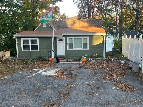 Photo of 18 Sedgewick Road, Carmel, NY 10512 (MLS # 927260)