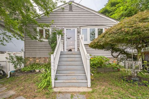 Homes For Sale - 39 Willow Road<br/> Rocky Point, NY 11778