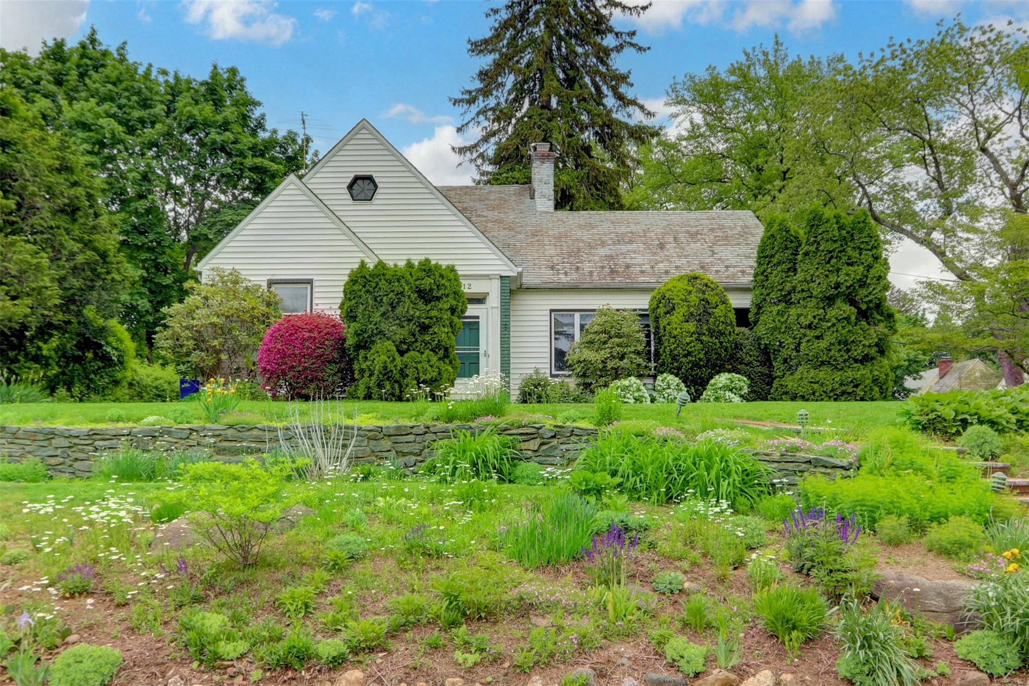 12 Lowell Road, Port Washington, New York image 3