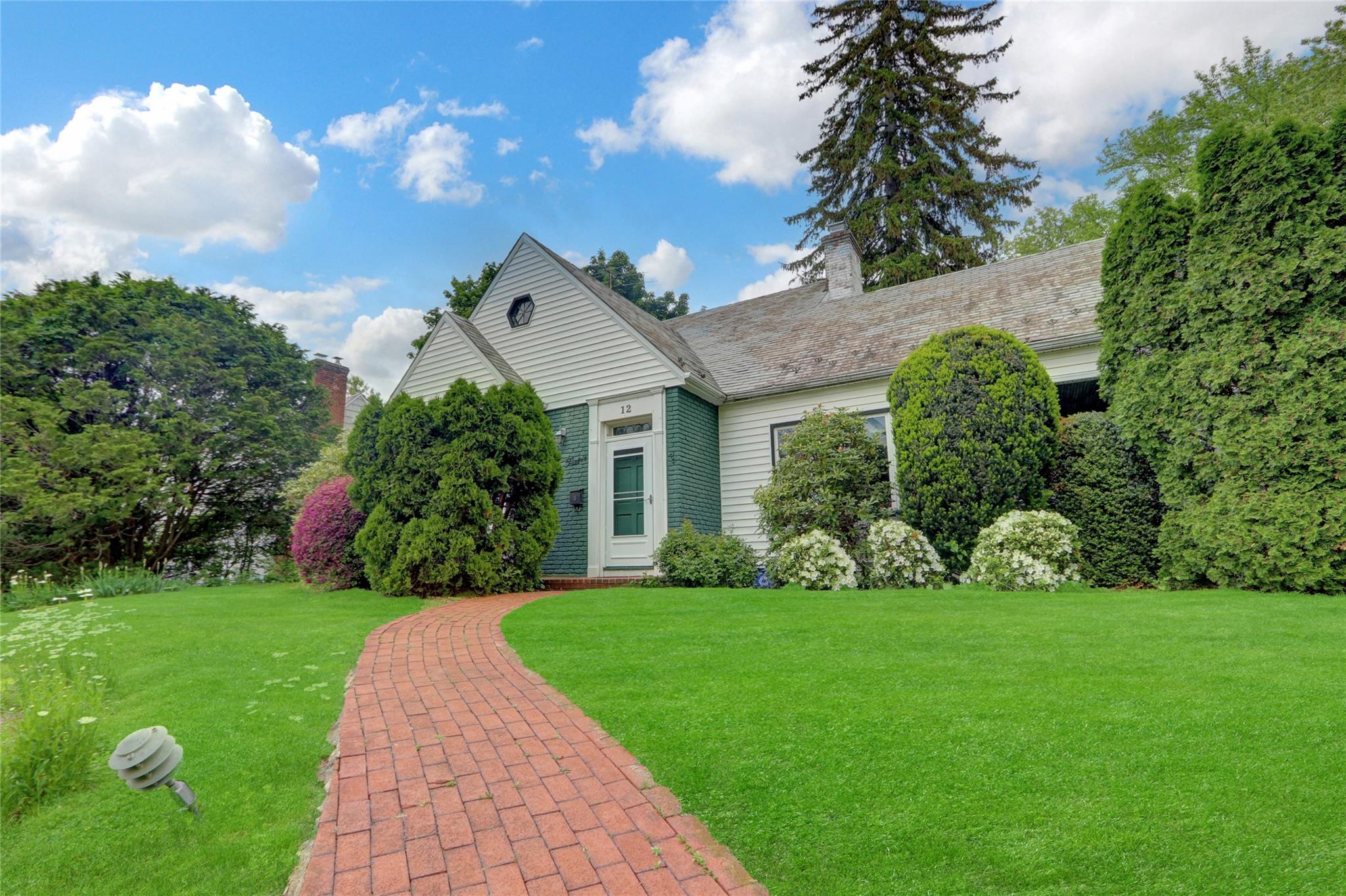 12 Lowell Road, Port Washington, New York image 4