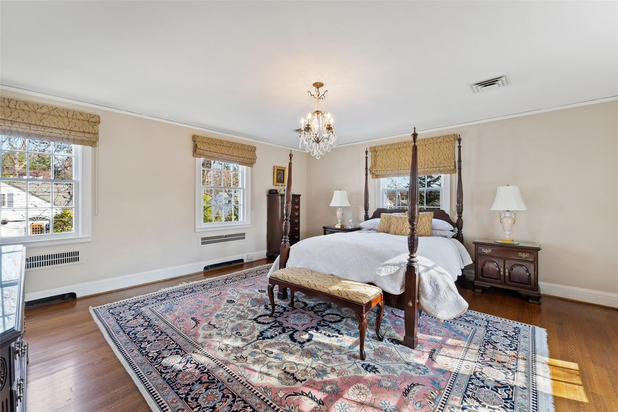 28 W Ridgecroft Road, Bronxville, New York image 14