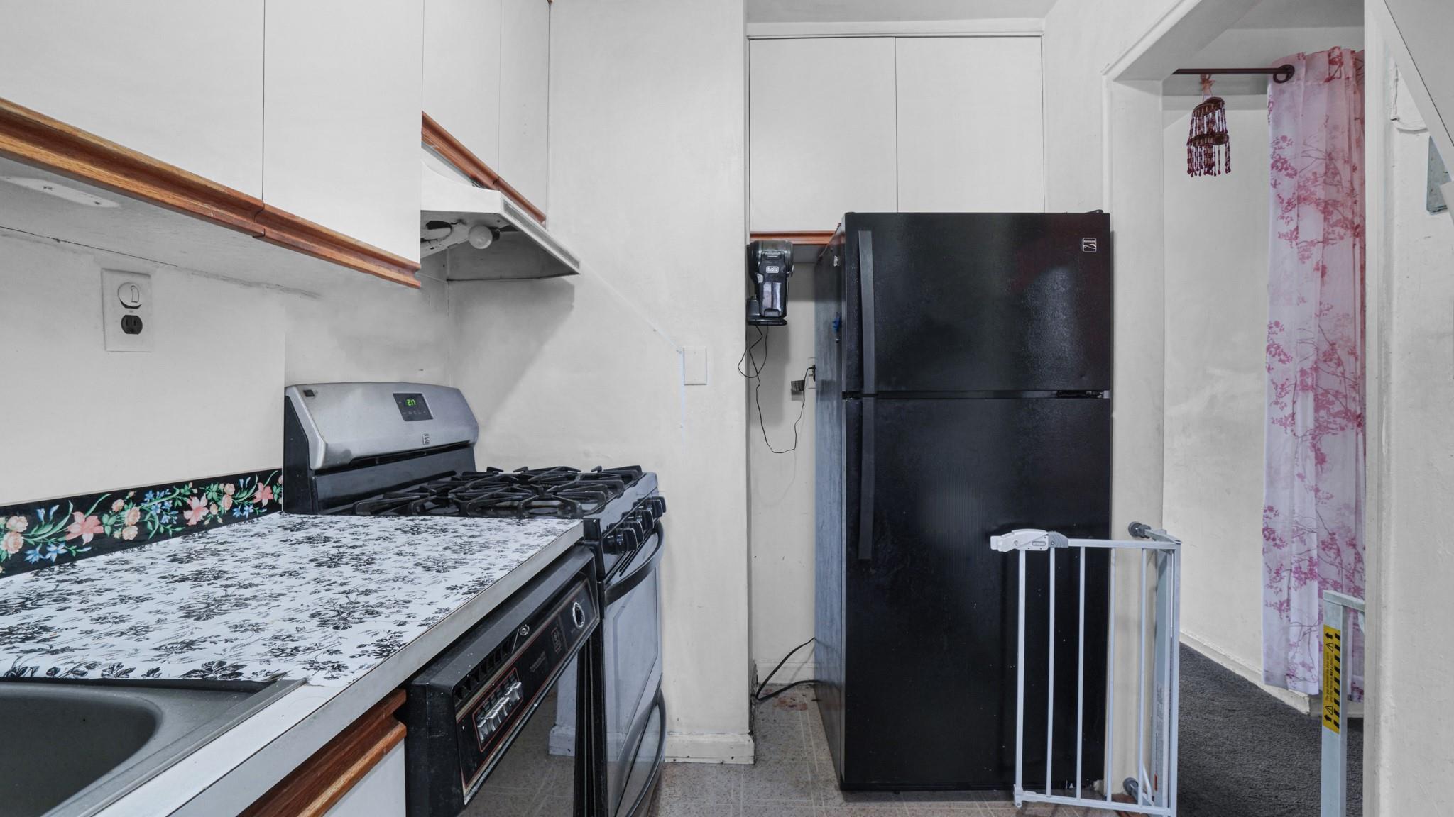 229-20 Hillside Ave Ave #1, Bellaire, New York image 4