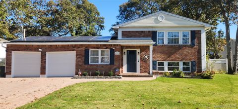 Photo of 1567 Grundy Avenue, Holbrook, NY 11741 (MLS # 929420) Photo of 1567 Grundy Avenue, Holbrook, NY 11741 (MLS # 929420)