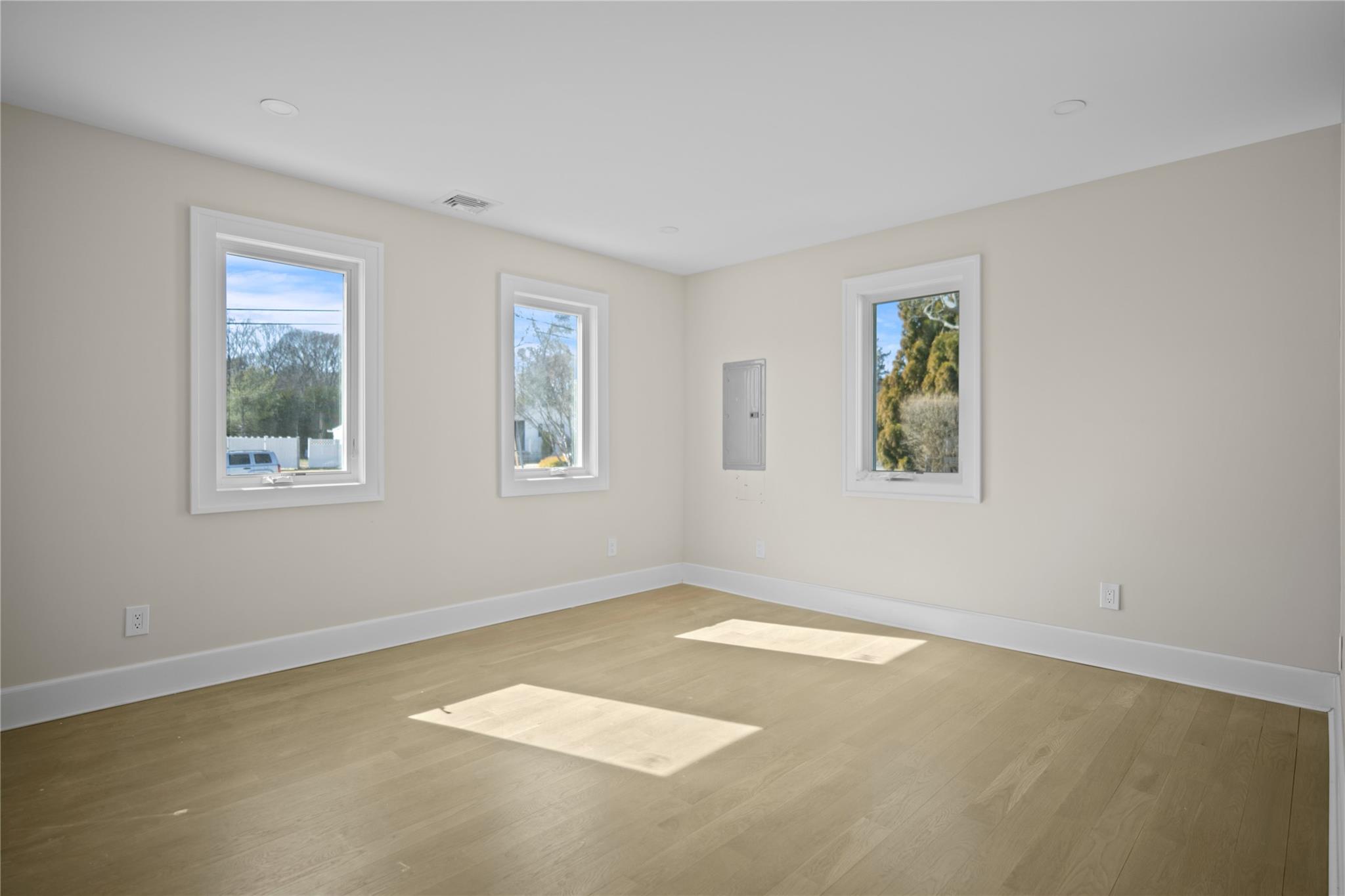 193 Holiday Boulevard, Center Moriches, New York image 11
