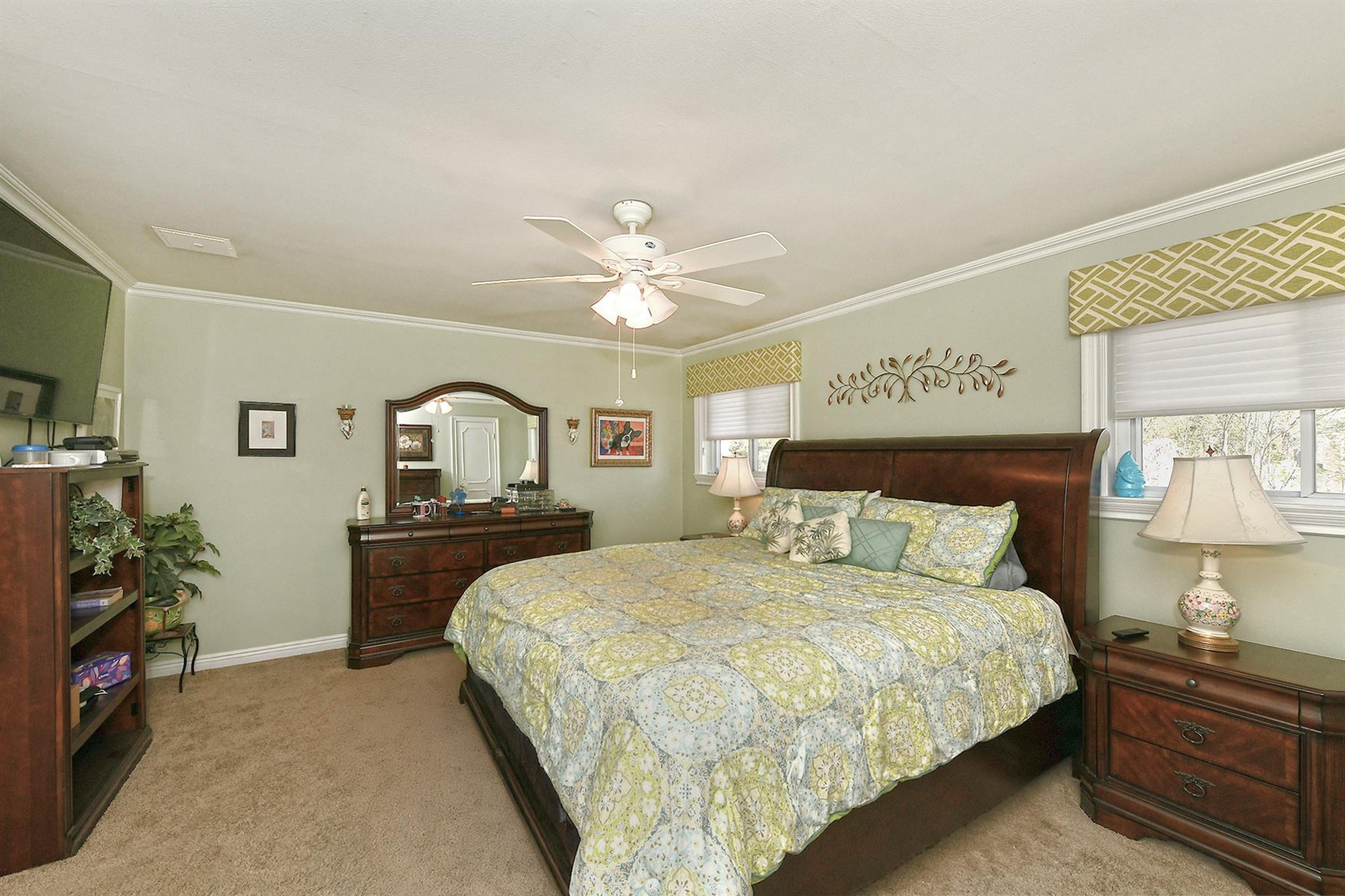 55 Cross Bow Lane, Commack, New York image 13