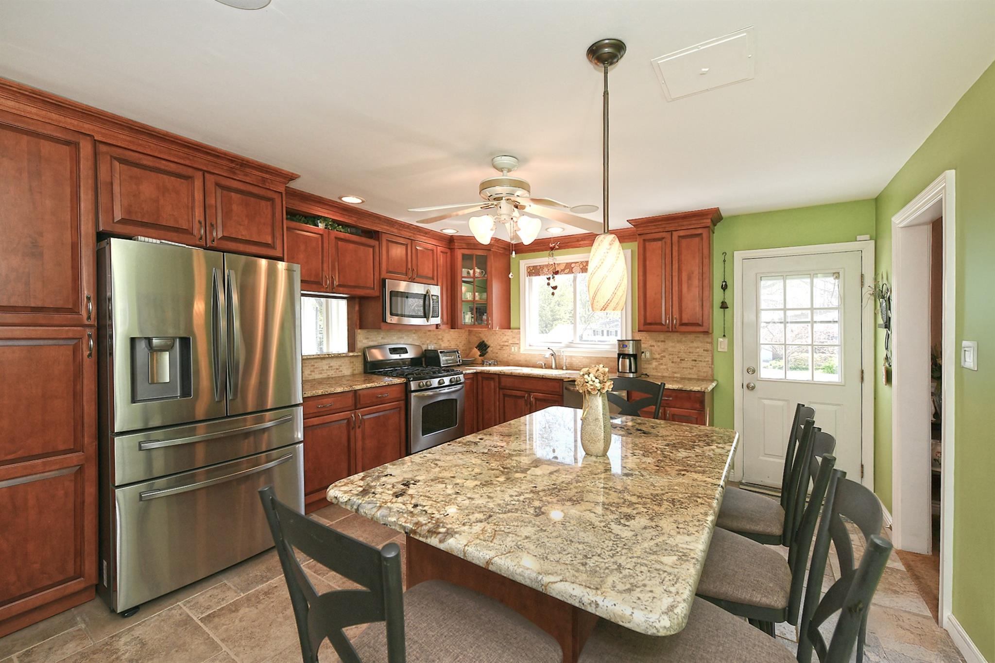 55 Cross Bow Lane, Commack, New York image 4