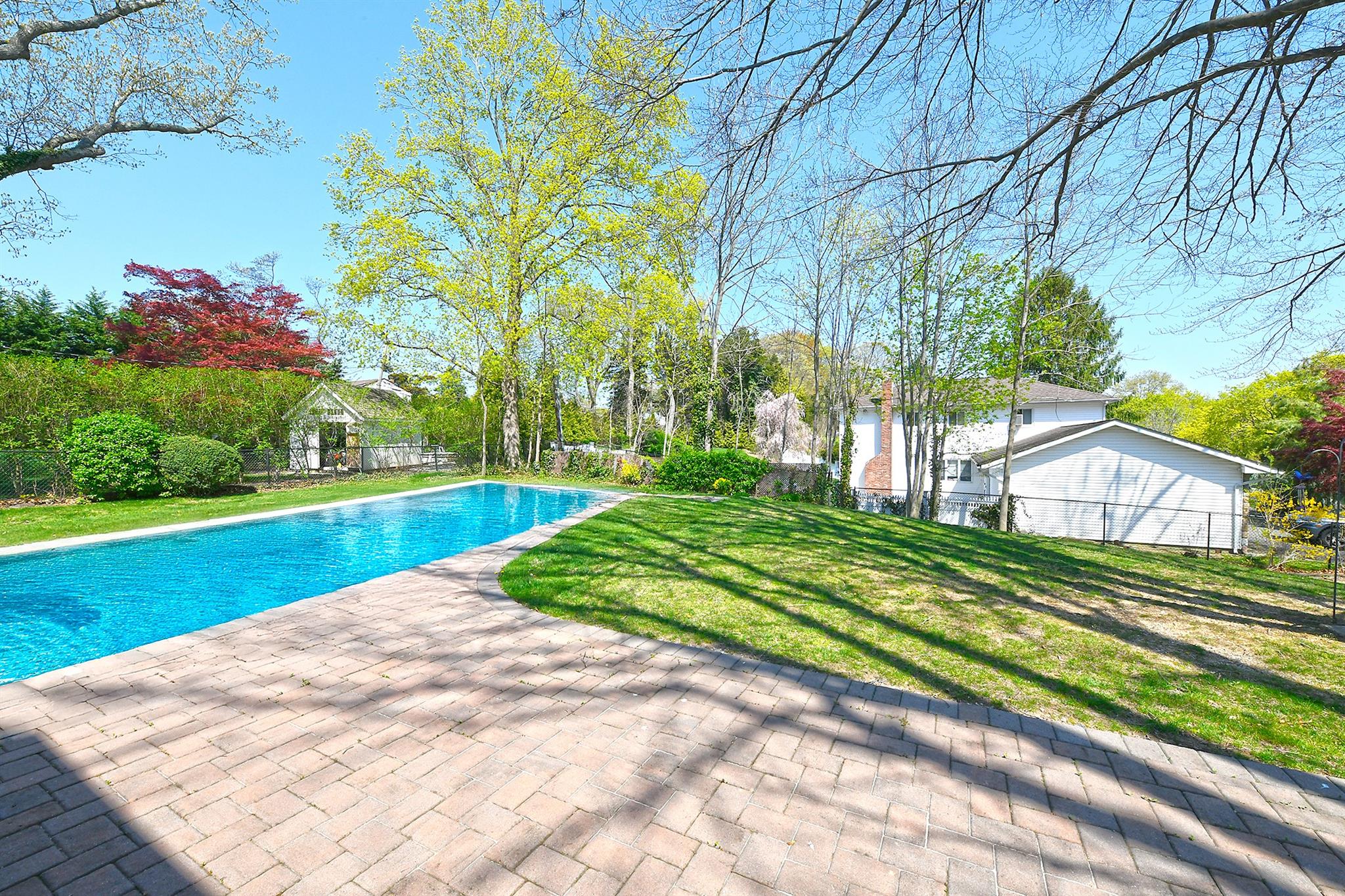 55 Cross Bow Lane, Commack, New York image 23