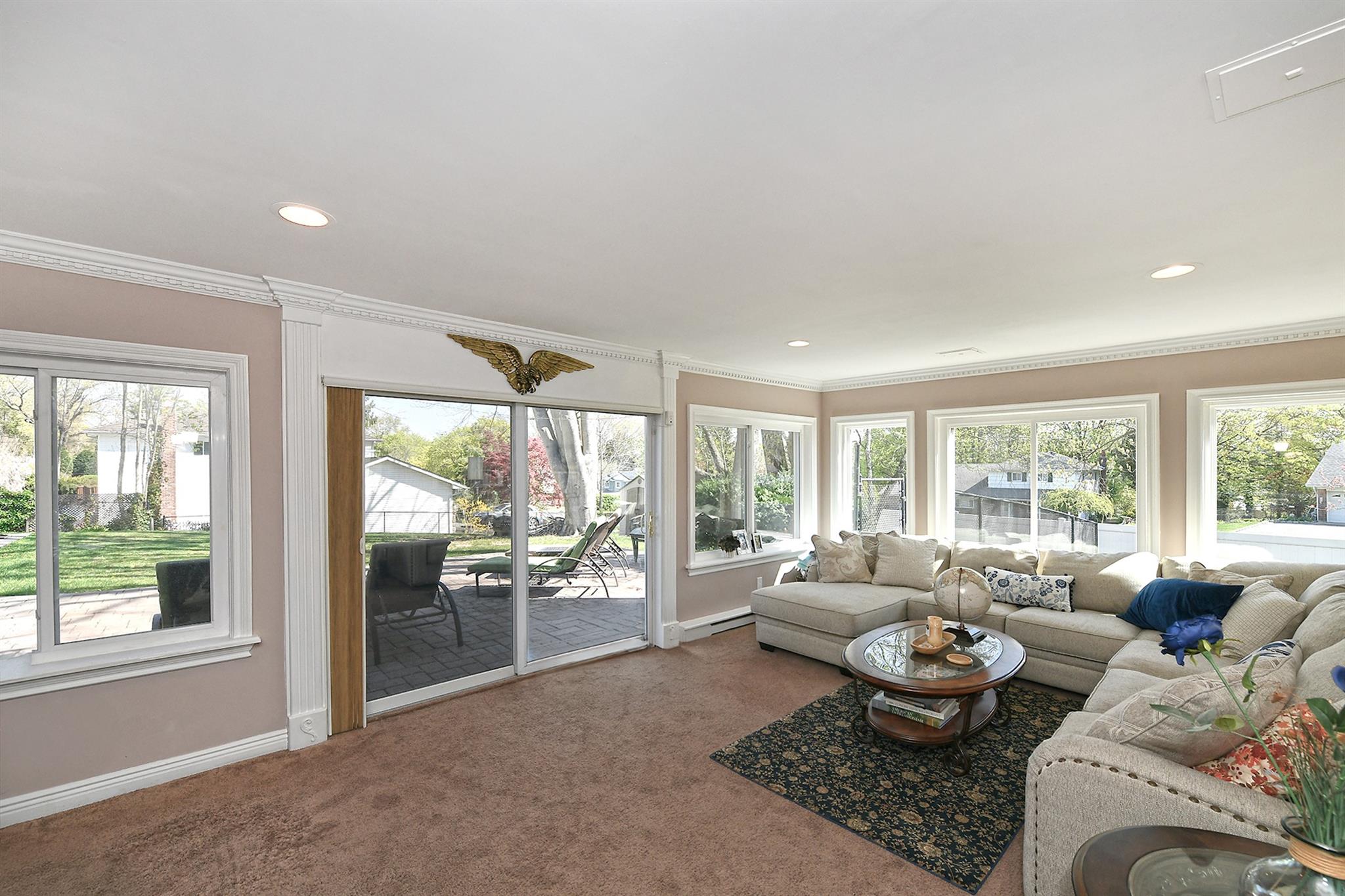 55 Cross Bow Lane, Commack, New York image 7