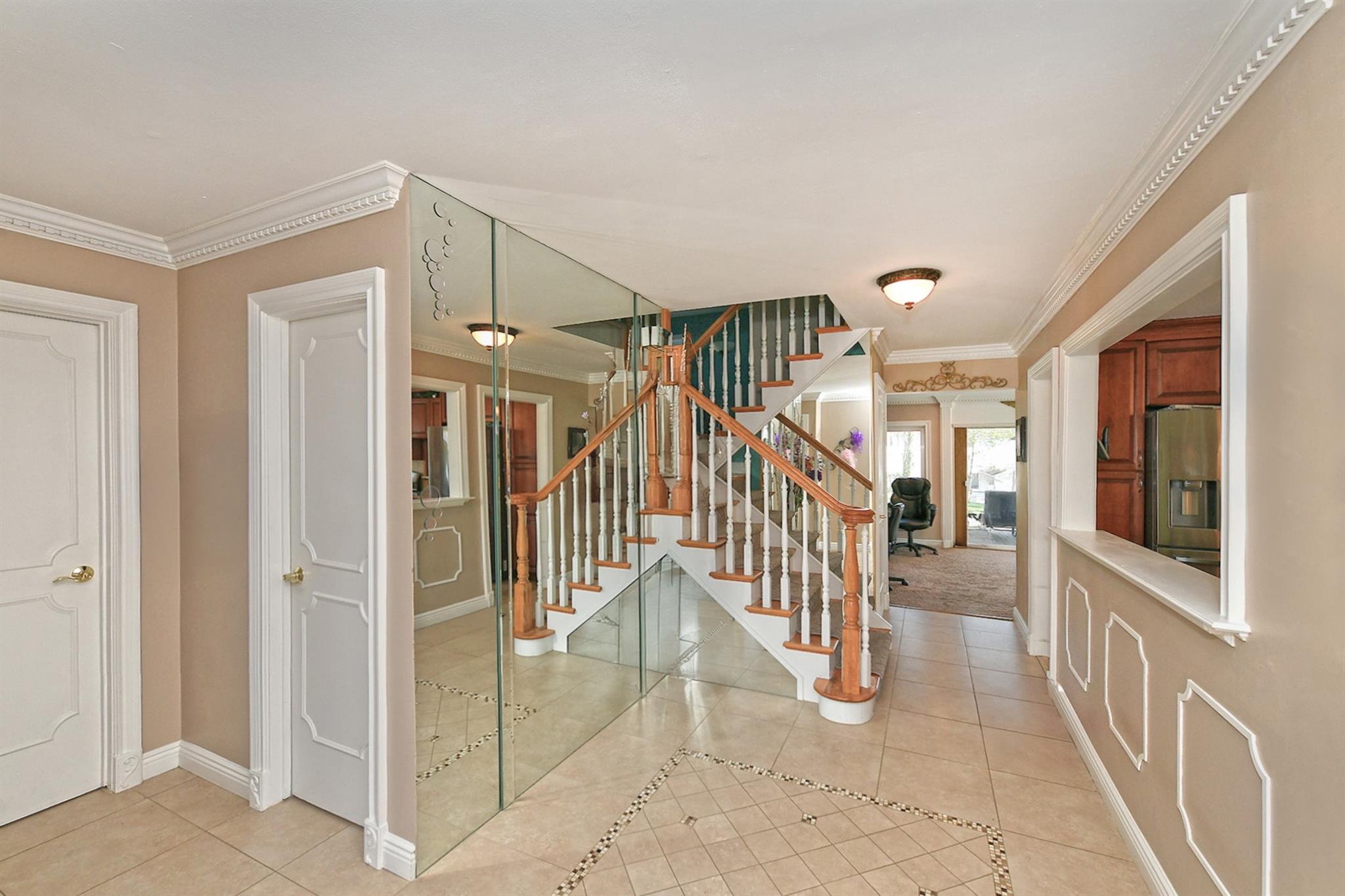 55 Cross Bow Lane, Commack, New York image 2