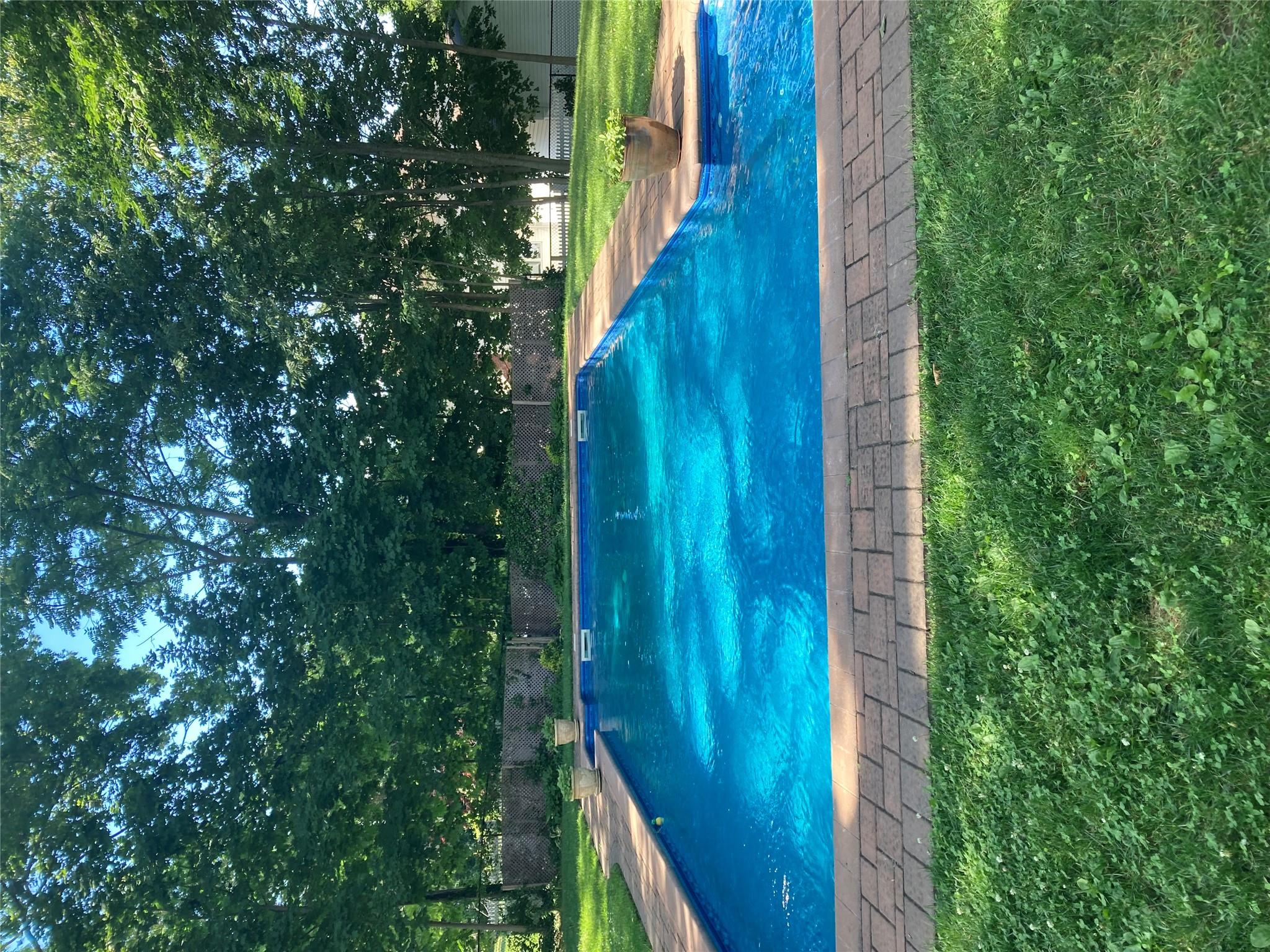 55 Cross Bow Lane, Commack, New York image 33