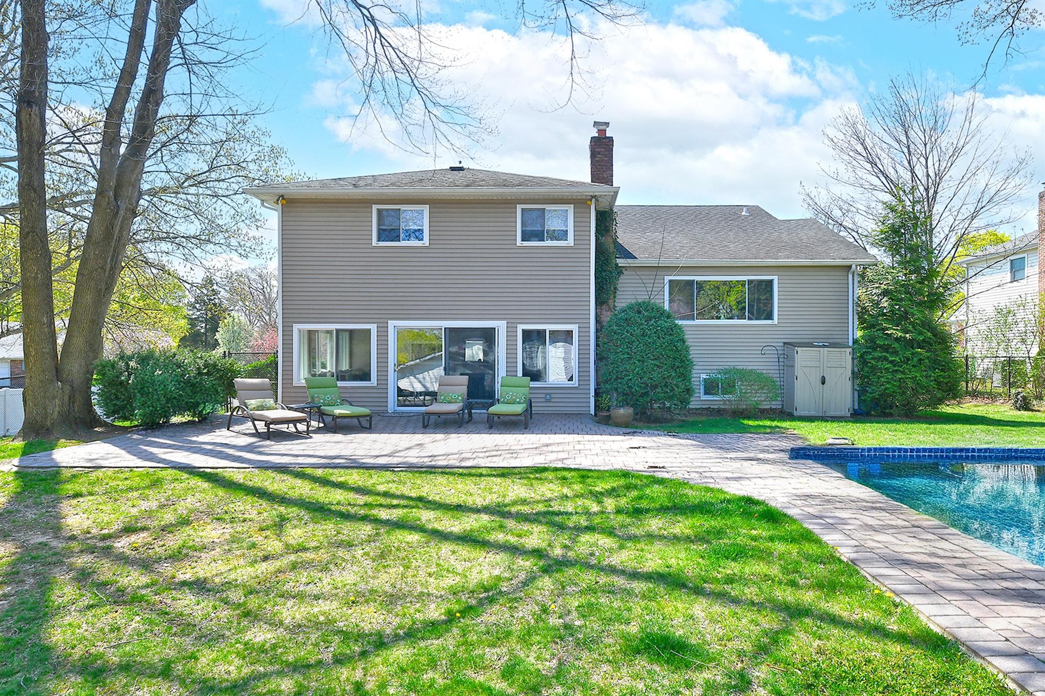 55 Cross Bow Lane, Commack, New York image 22