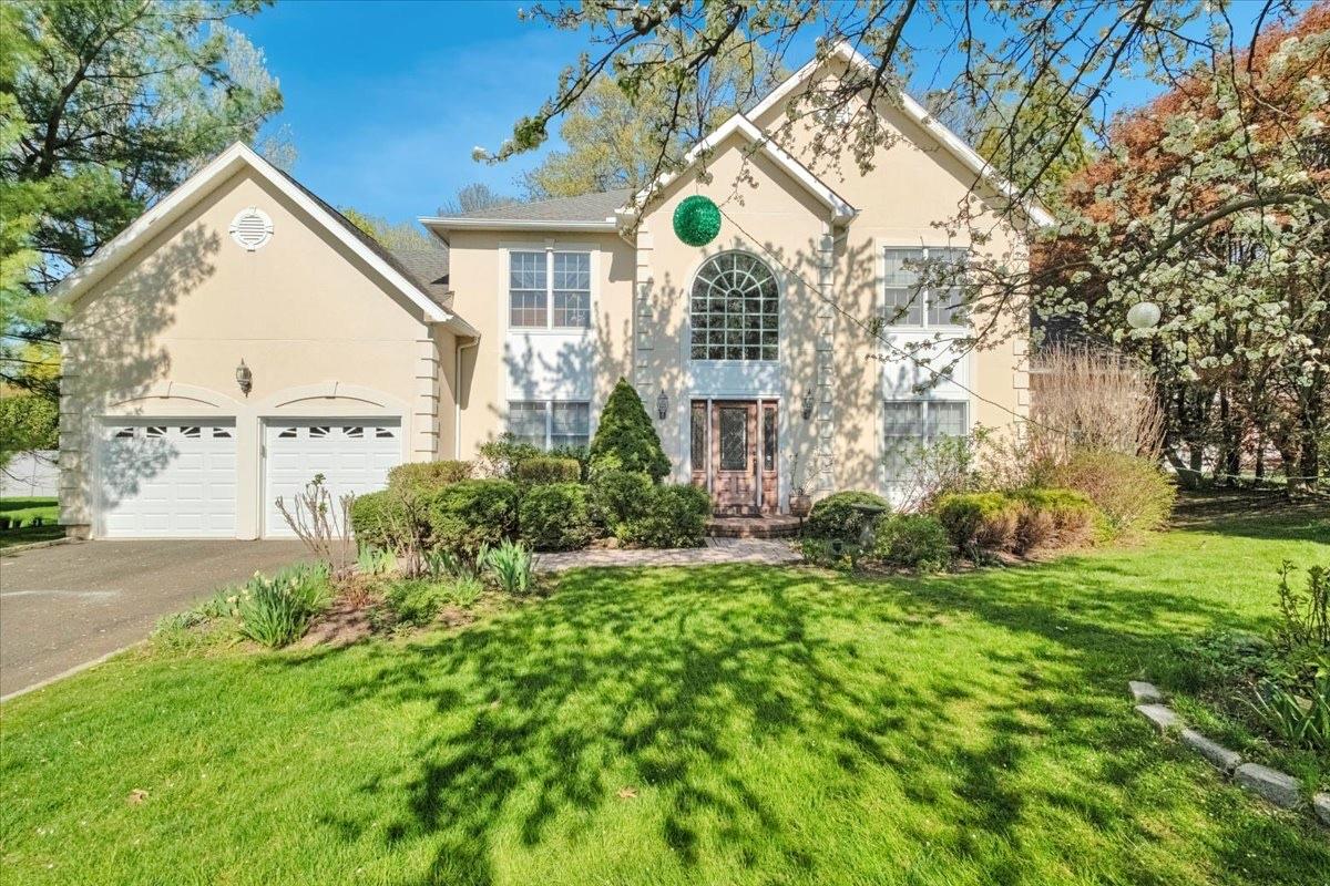 Sheldon Street, Ardsley, New York - 4 Bedrooms  
3 Bathrooms  
11 Rooms - 