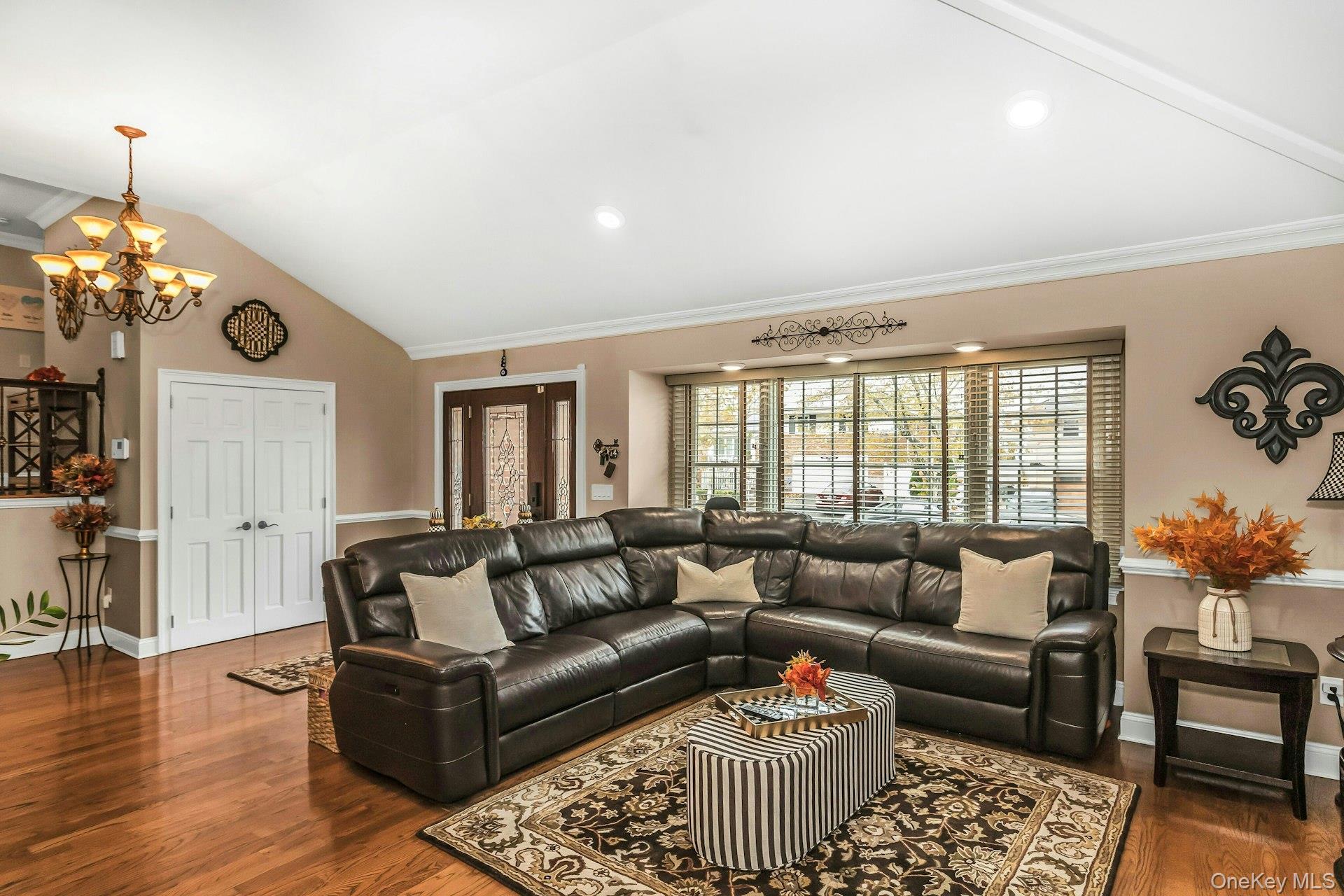 944 Plum Tree Road W