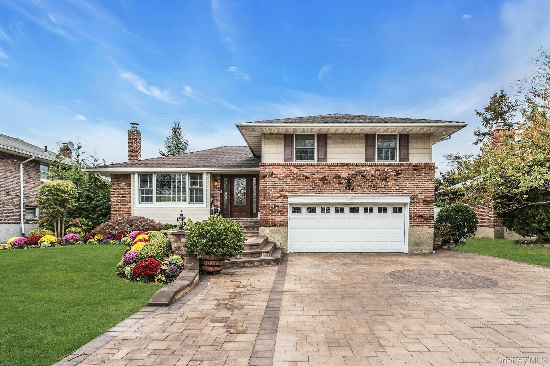 944 Plum Tree Road W