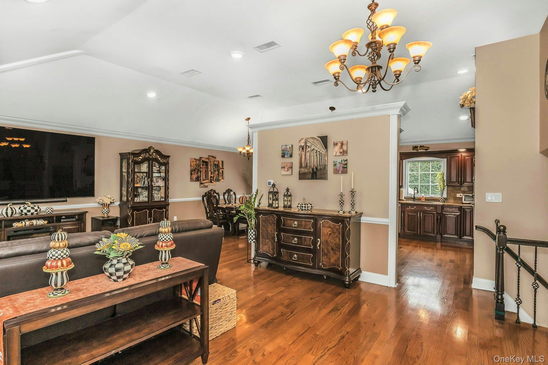 944 Plum Tree Road W