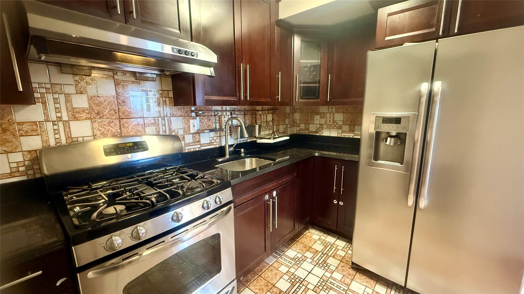 8510 Elmhurst Avenue 6B